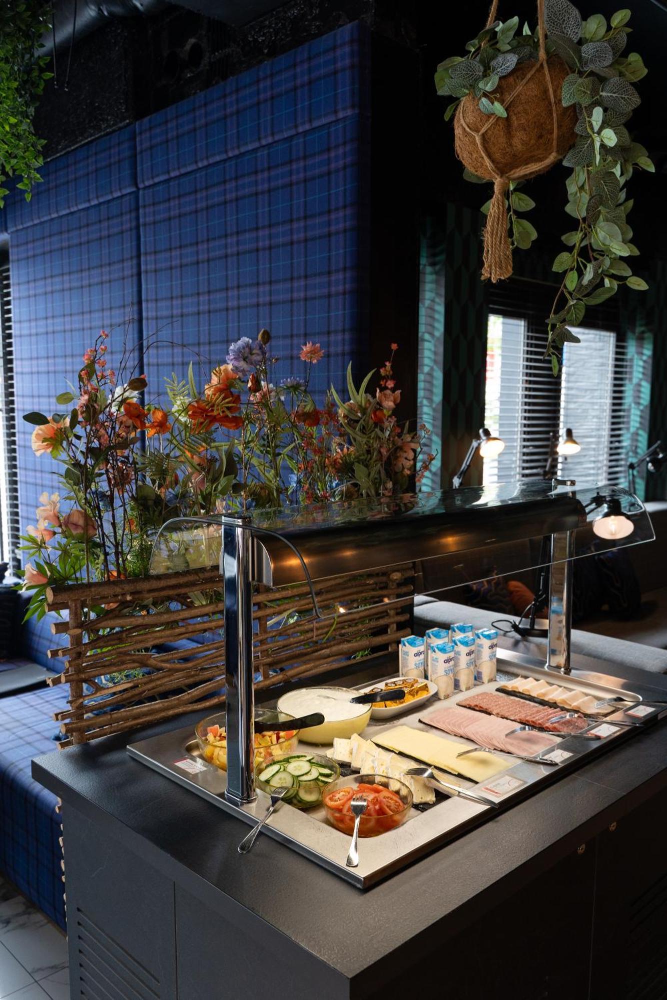 Ibis Styles Hasselt City Centre Bagian luar foto