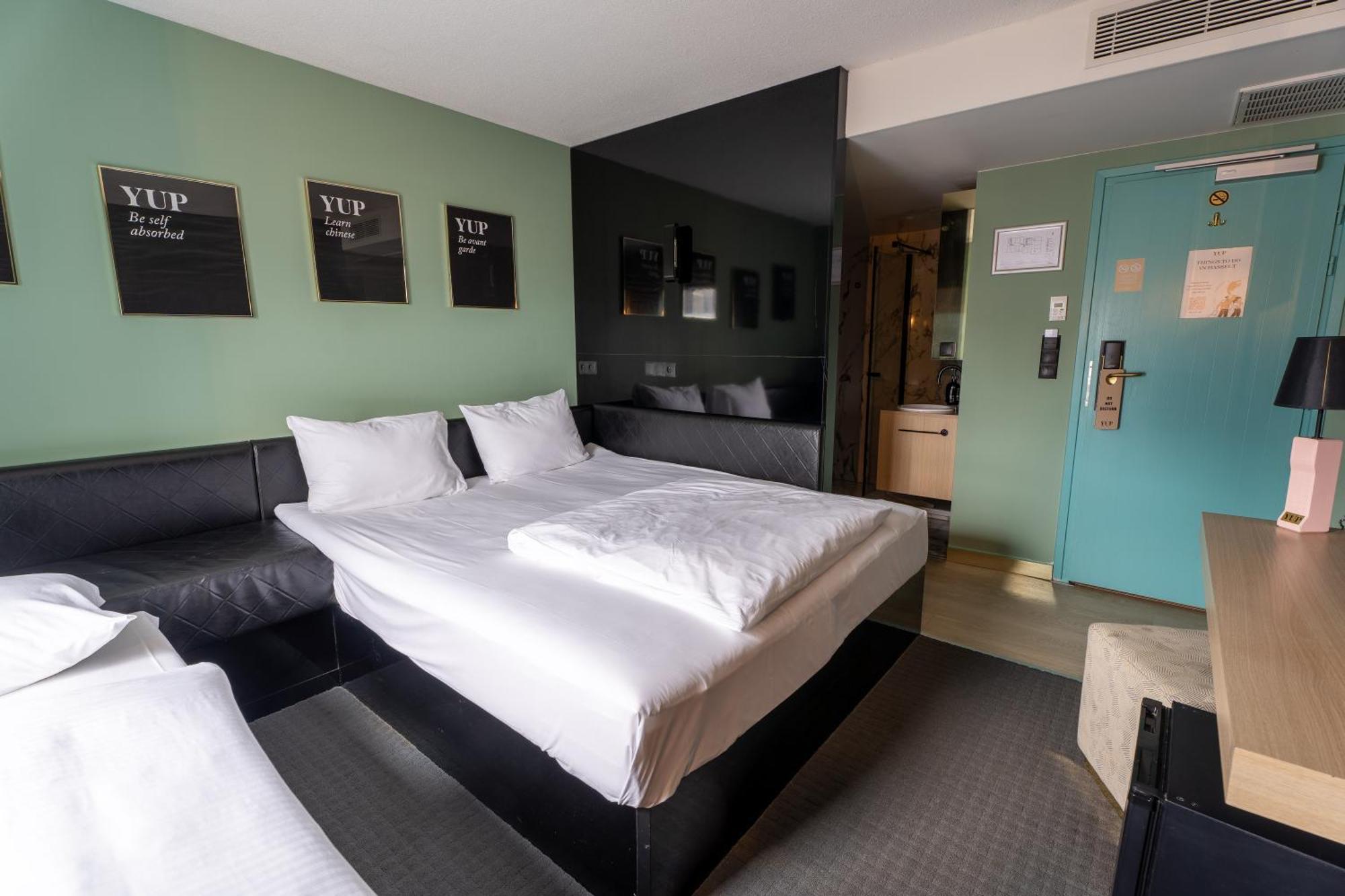 Ibis Styles Hasselt City Centre Bagian luar foto