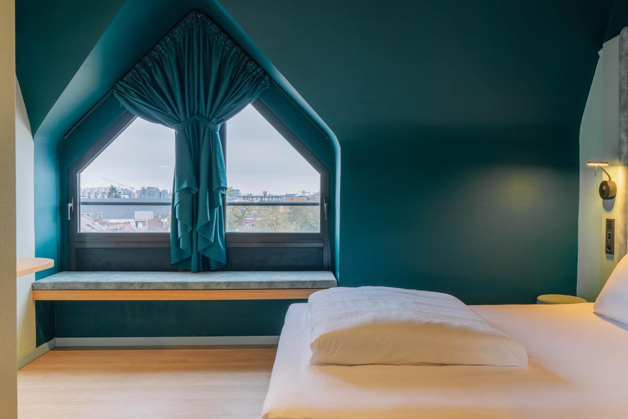 Ibis Styles Hasselt City Centre Bagian luar foto